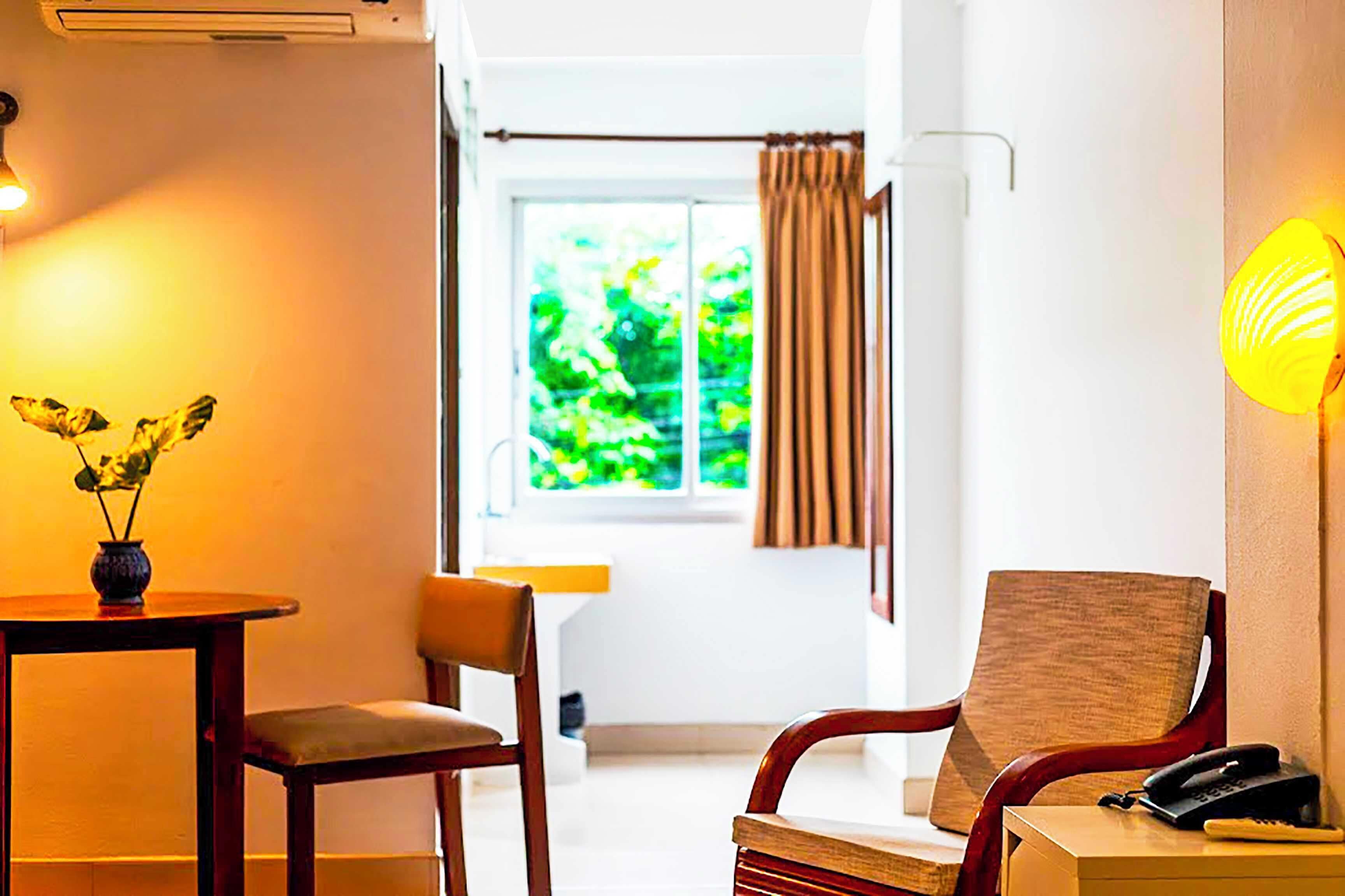 Executive Suite | Dihias secara berasingan, dilengkapkan perabot secara berasingan, meja 