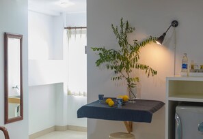 Chambre supérieure avec lits jumeaux | 1 chambre, décor unique, ameublement unique, bureau