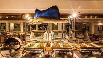 Desayuno buffet (THB 350 por persona)