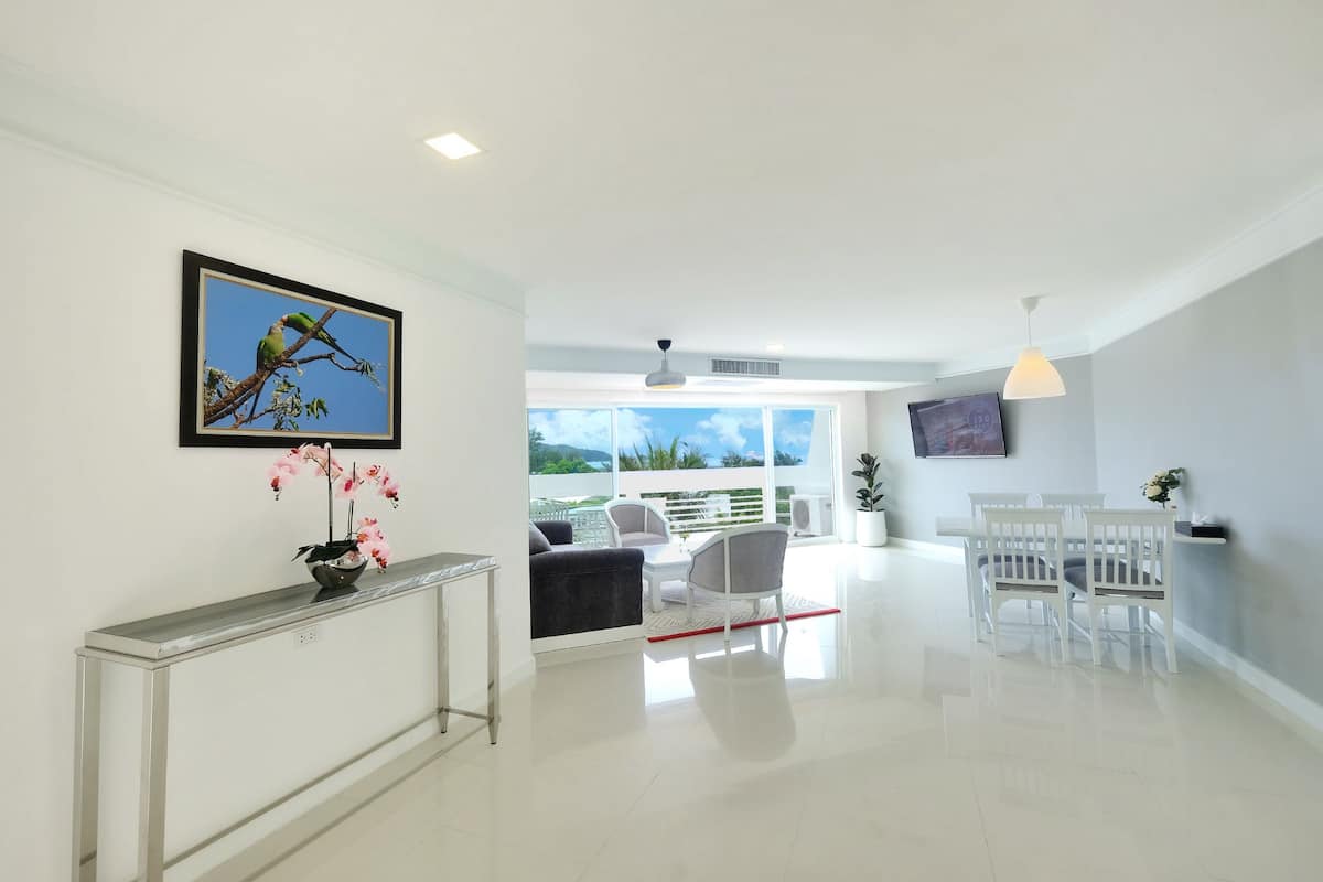 32-inch Smart TV with satellite channels