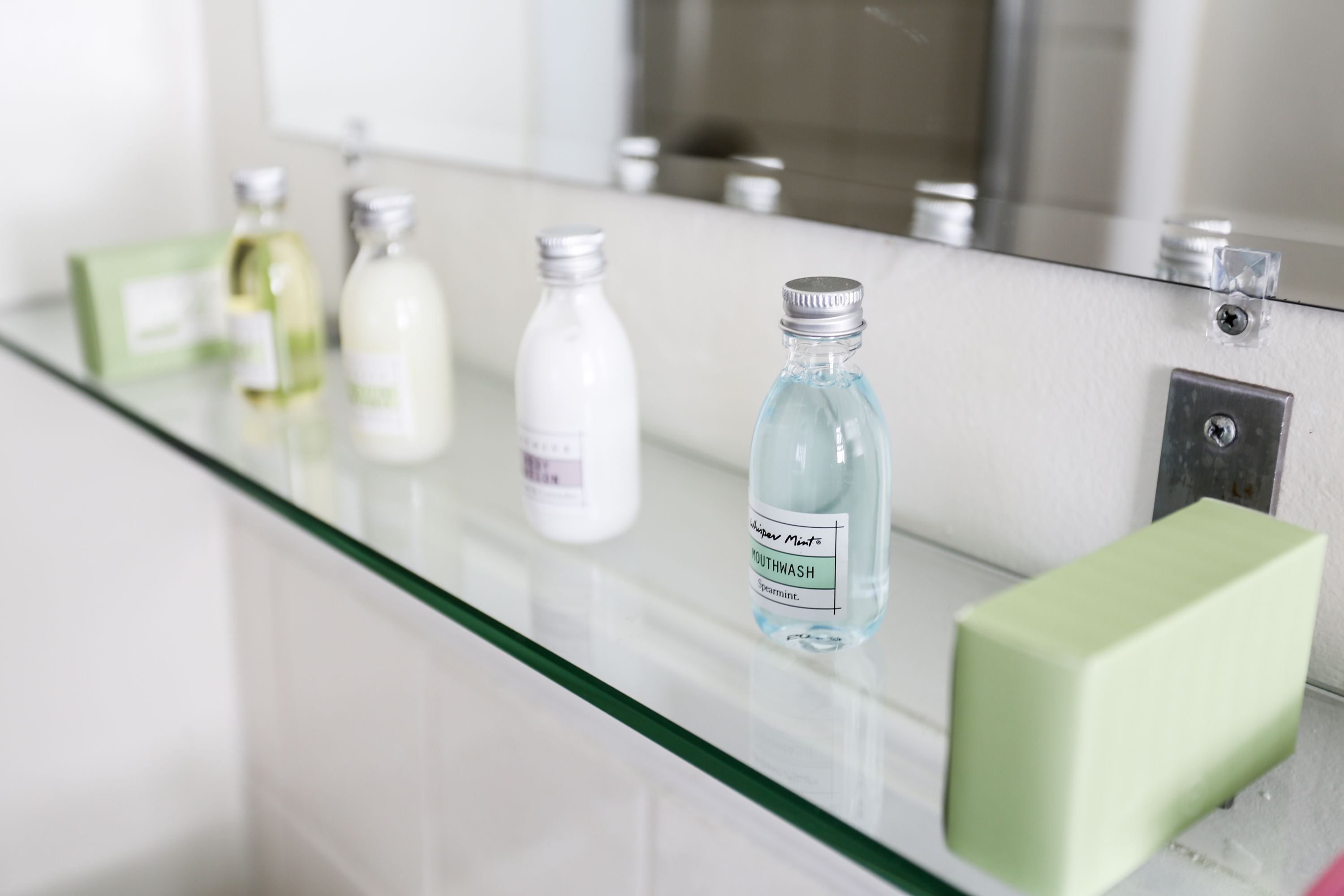 deluxe double room, 2 double beds, non smoking | bathroom | shower, towels