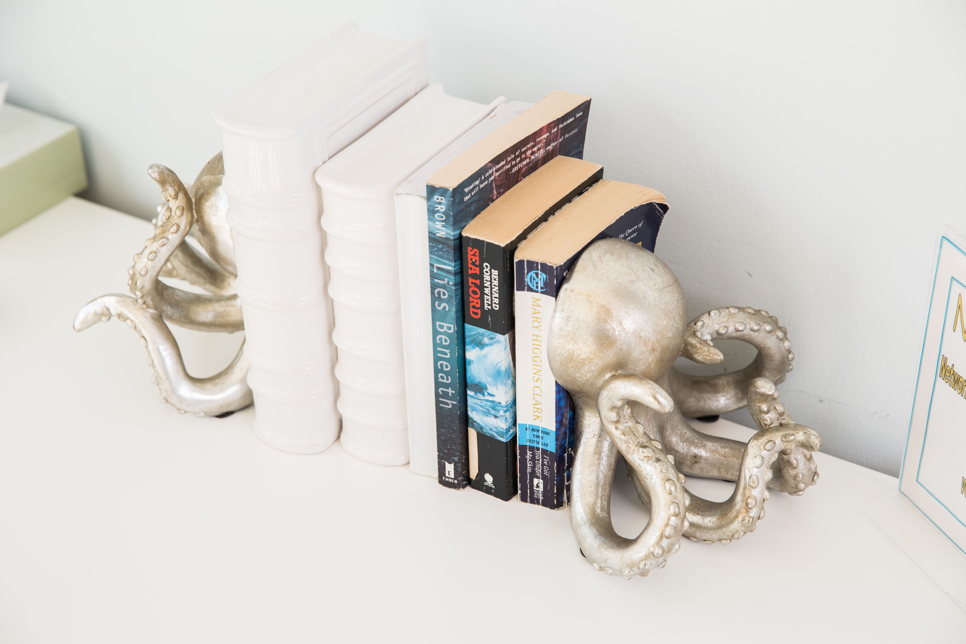 superior suite, 1 queen bed, non smoking | living area | plasma tv