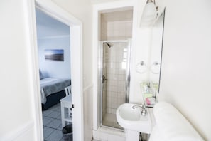 Bathroom - Venice on the Beach Hotel (Venice)