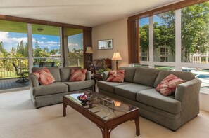 Merinäköala (Standard Room, 1 Bedroom, Ocean View) | Oleskelualue | Televisio, DVD-soitin