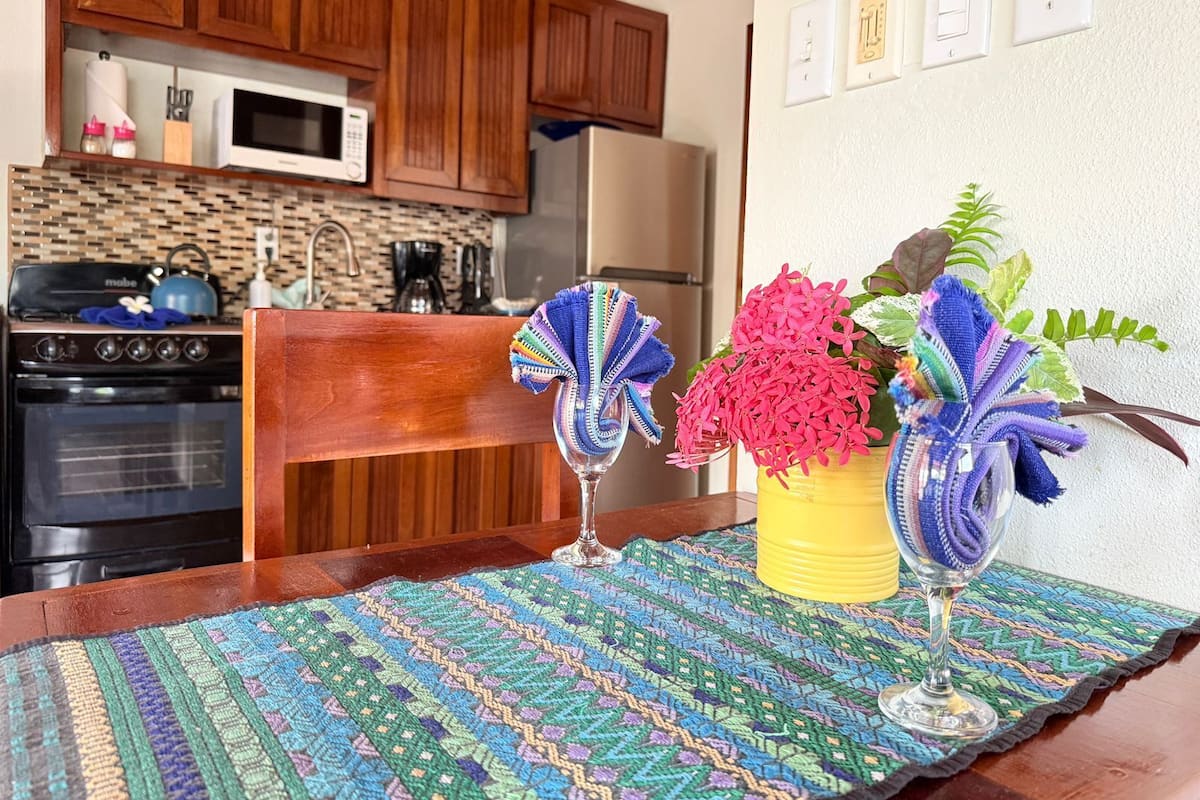 Standard Apartment, Sea View | In-room dining