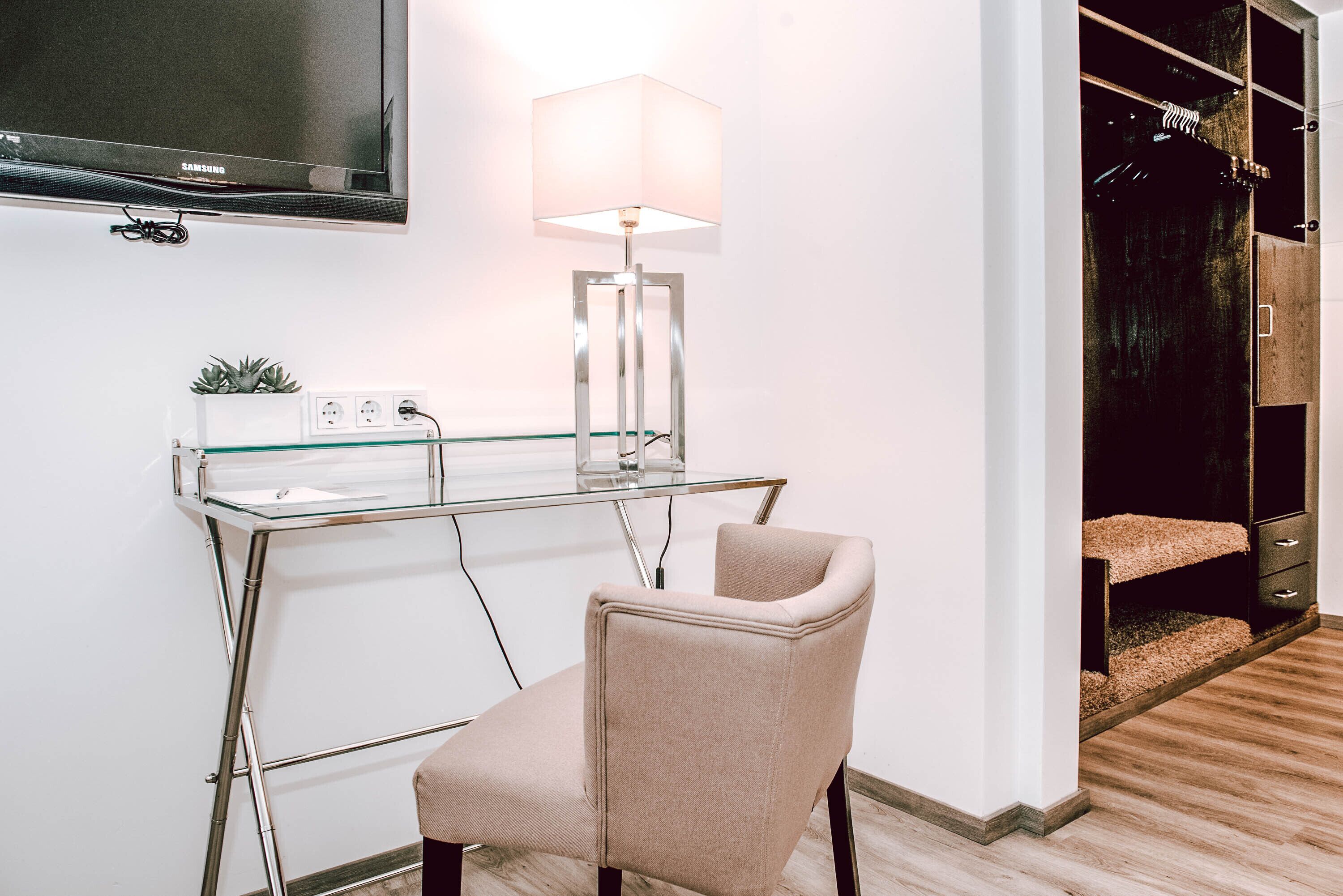 standard double room | 1 bedroom, premium bedding, desk, blackout curtains