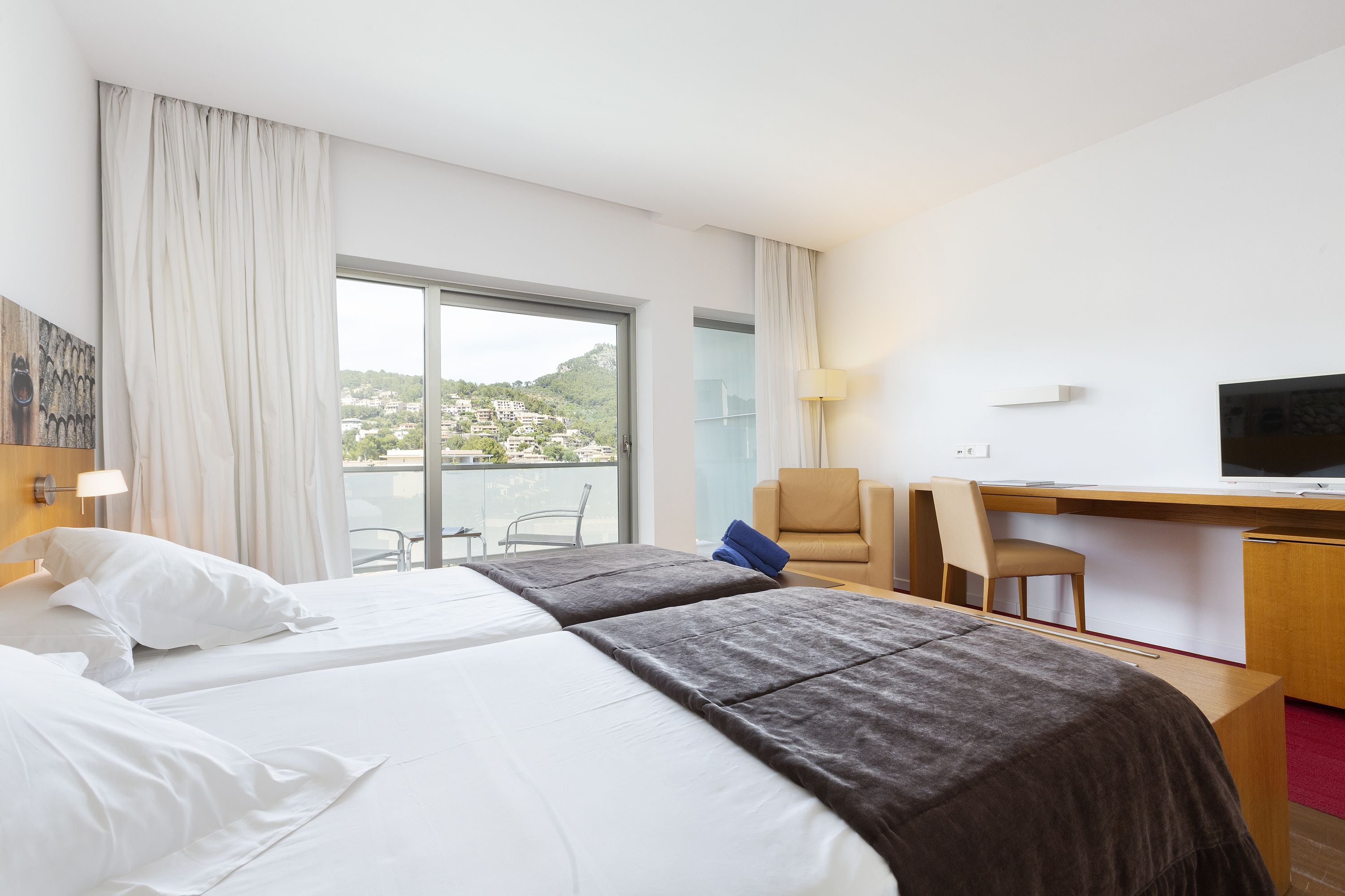 superior room, partial sea view (spa access) | 1 bedroom, premium bedding, down duvets, minibar