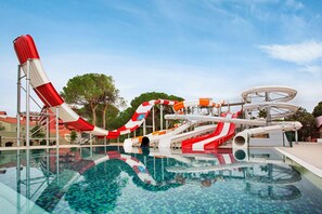 A water park with slides and a pool. - IC Hotels Santai Family Resort - All Inclusive (Serik)