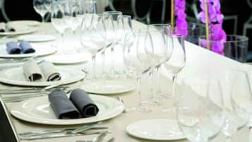 Ze serveren er lunch en diner