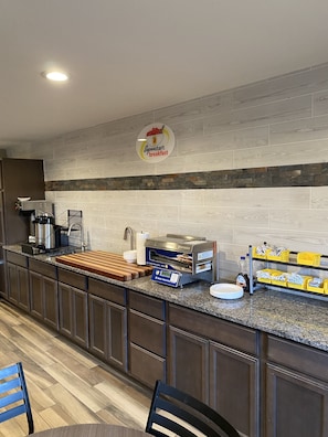 Free daily self-service breakfast  - Super 8 by Wyndham Independence KS (Independence)