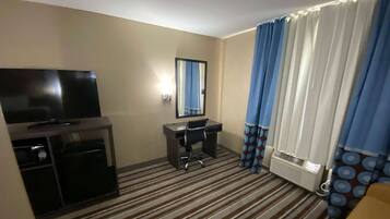 Room, 1 King Bed, Accessible, Non Smoking (Mobility,tub w grab bars)