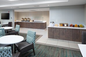Free daily continental breakfast  - Residence Inn by Marriott Milford (Milford)