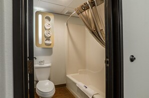 Chambre Standard, plusieurs lits, non-fumeur | Salle de bain