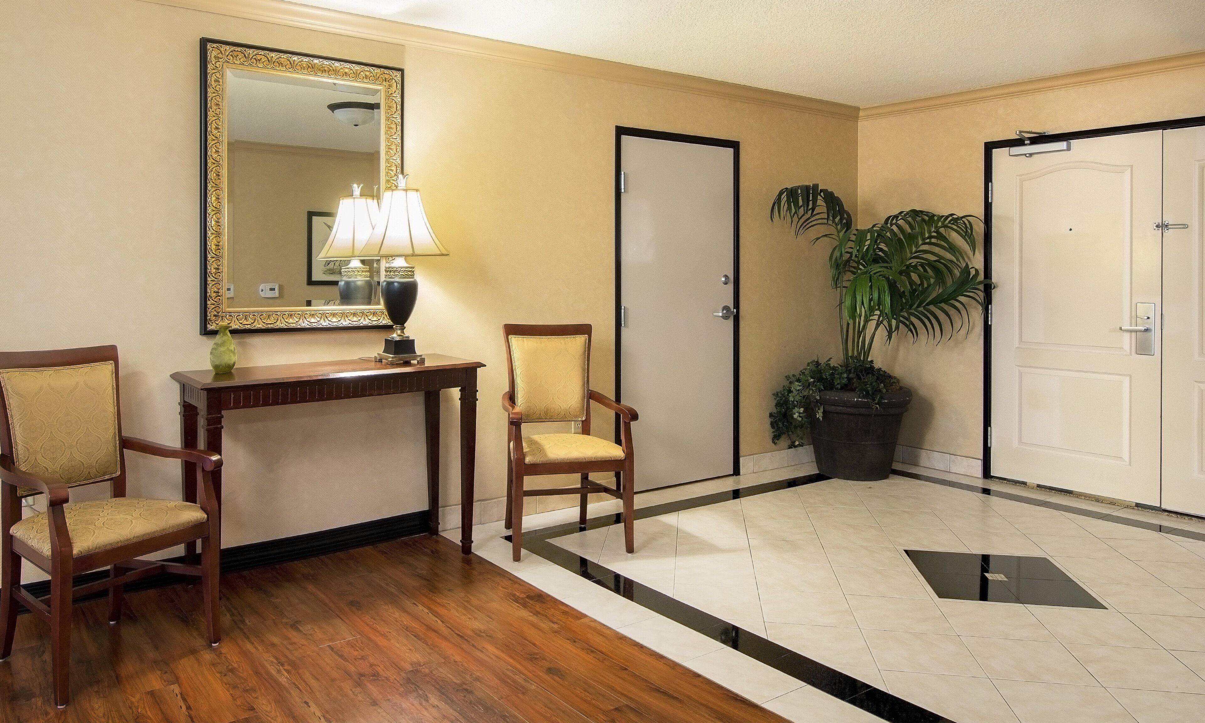 1 bedroom, egyptian cotton sheets, premium bedding, pillow-top beds