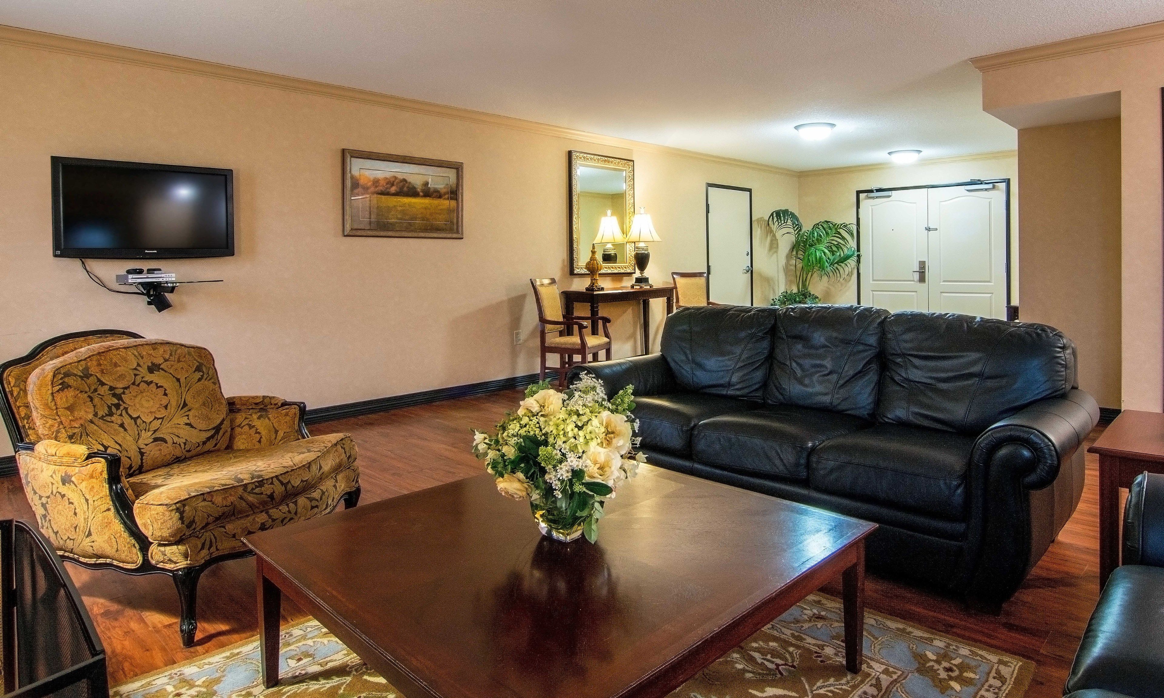 The Grand Hotel - Salem