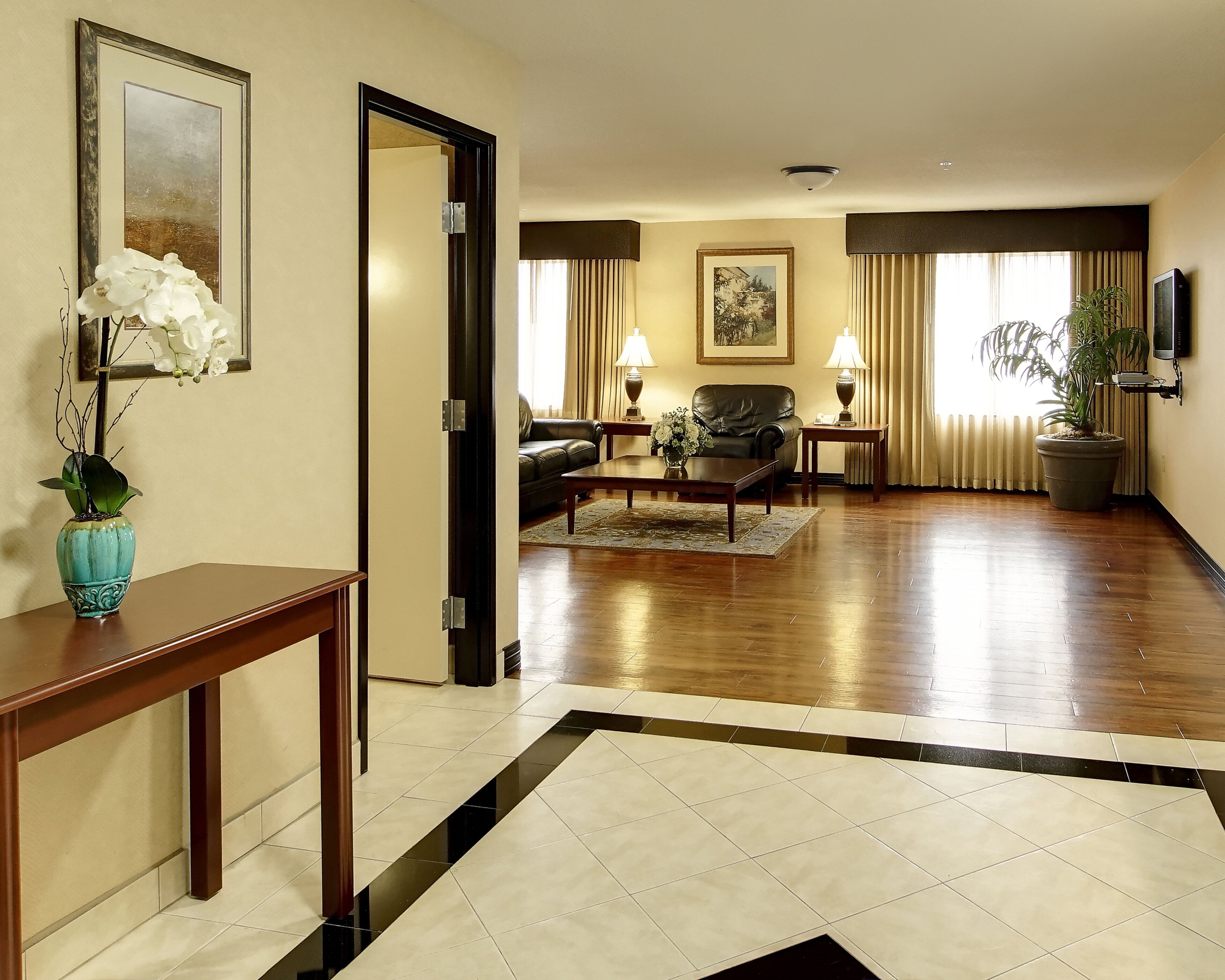 1 bedroom, egyptian cotton sheets, premium bedding, pillow-top beds