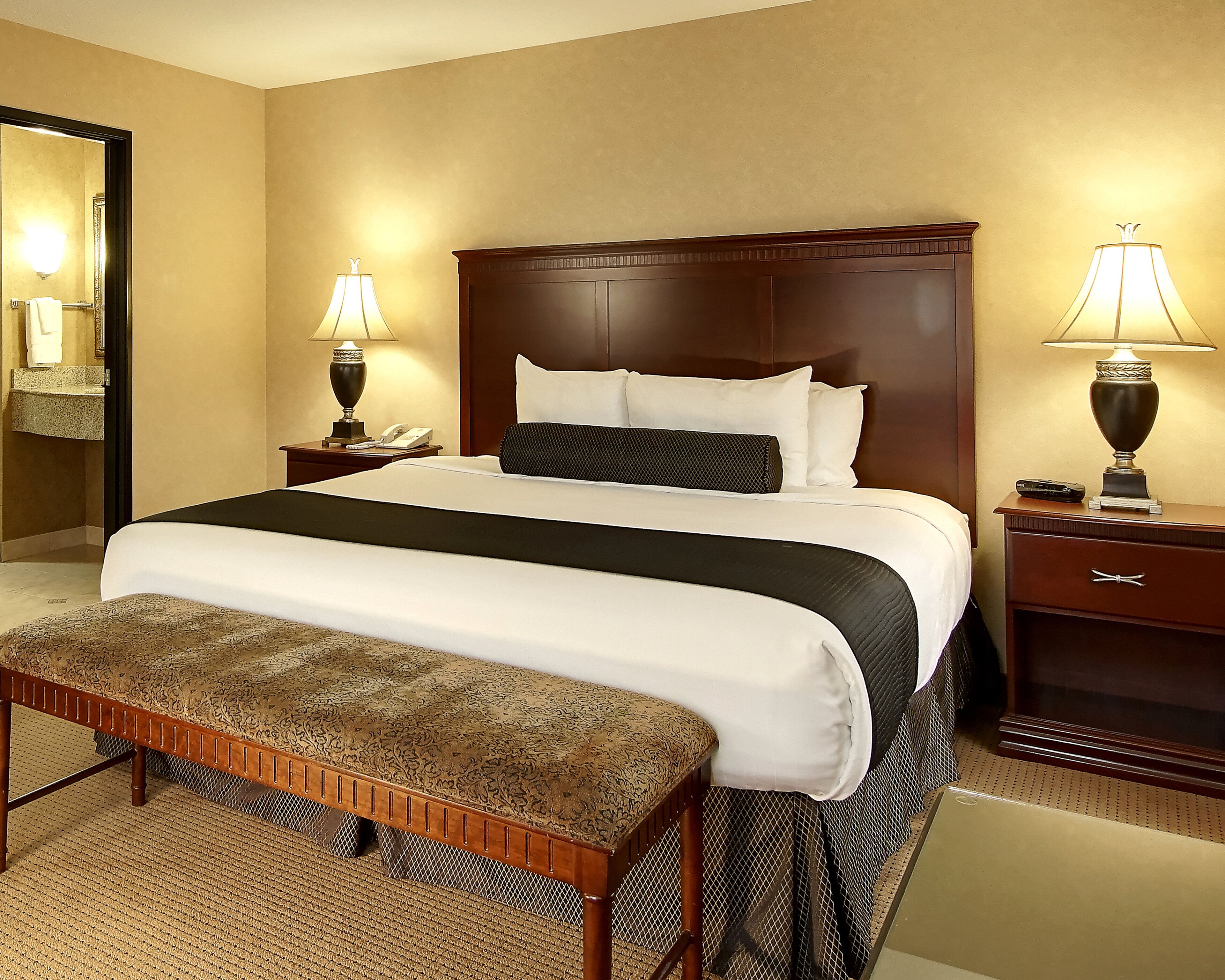 1 bedroom, egyptian cotton sheets, premium bedding, pillow-top beds