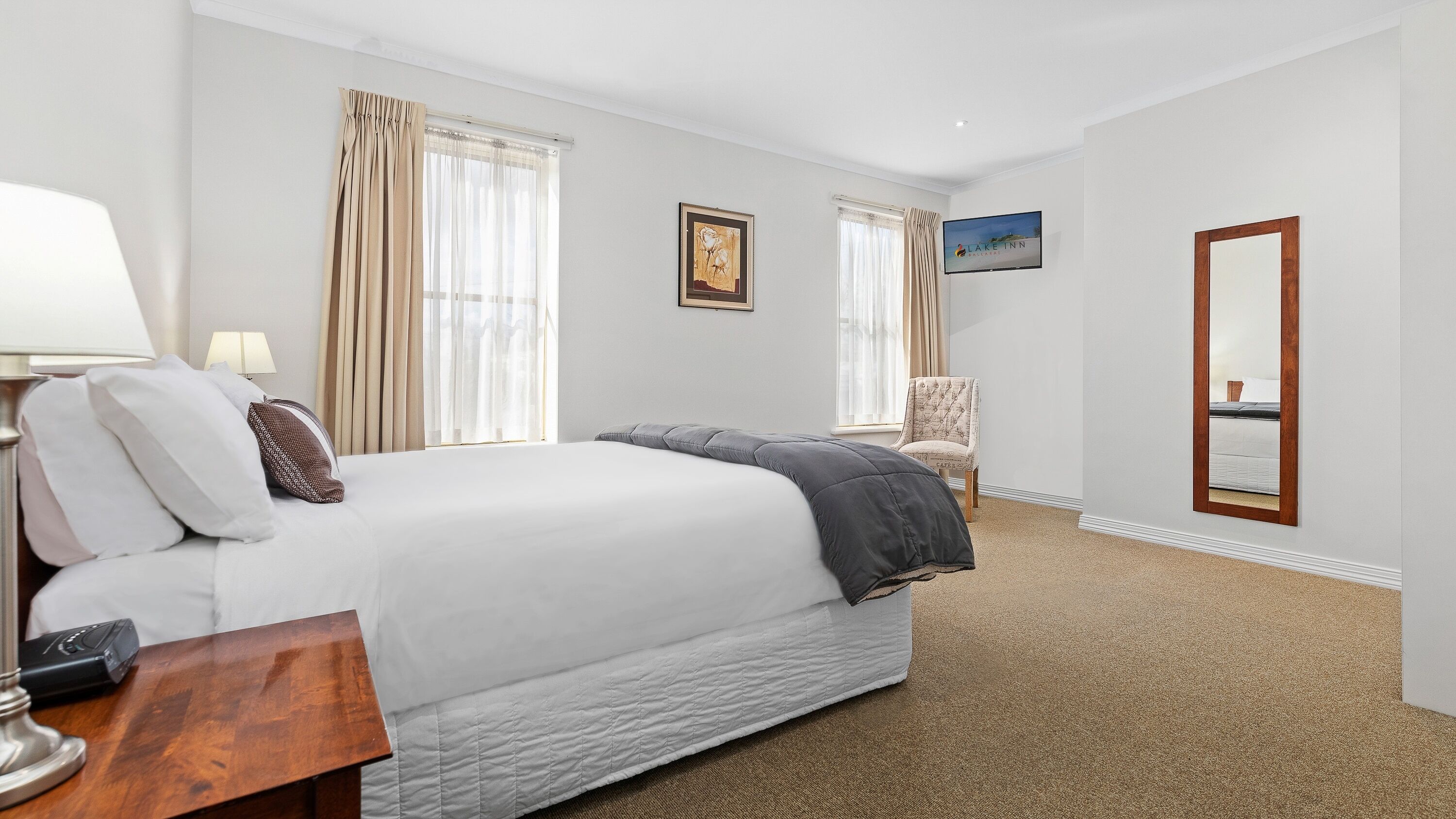 Minibar, desk, iron/ironing board, WiFi (free)