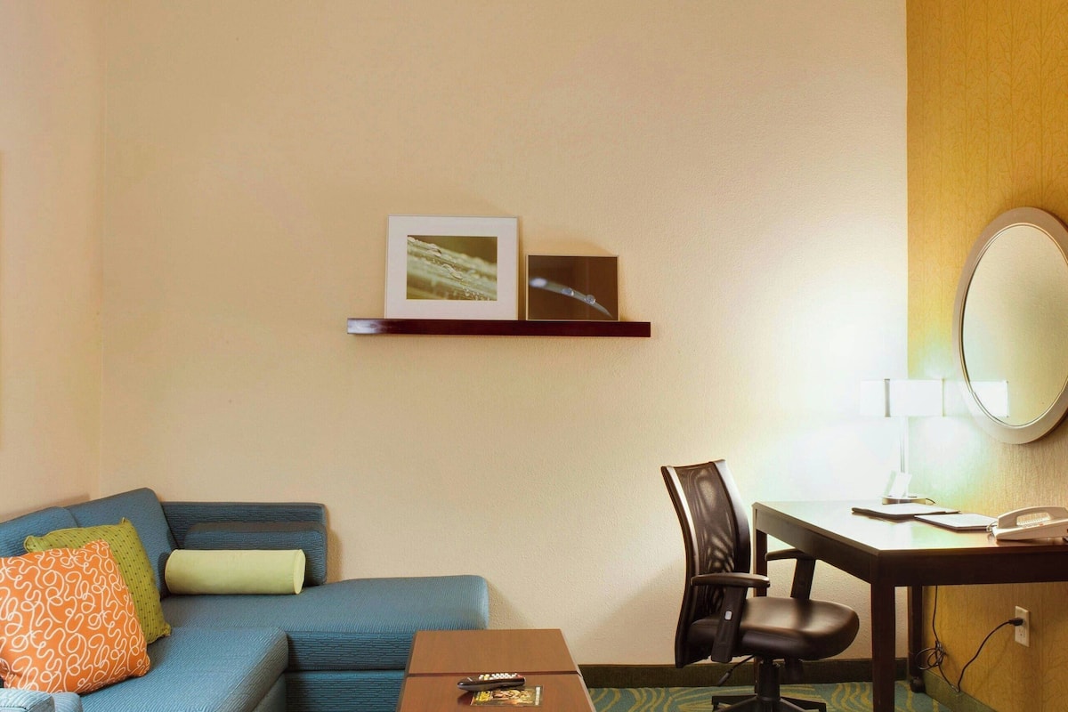 45-inch flat-screen tv with cable channels, netflix, hulu