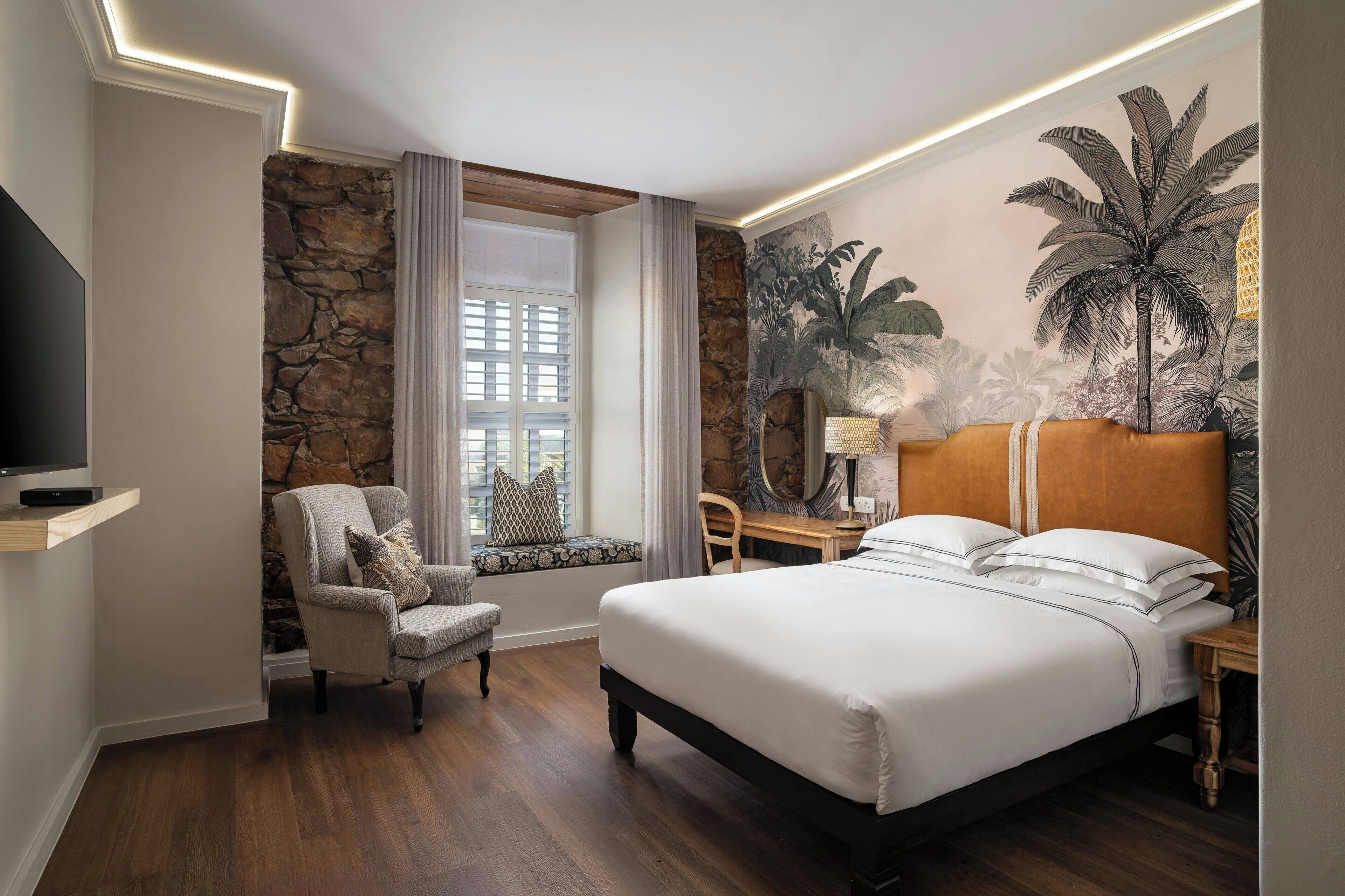 Standard Room, 1 Queen Bed | Down comforters, in-room safe, individually decorated