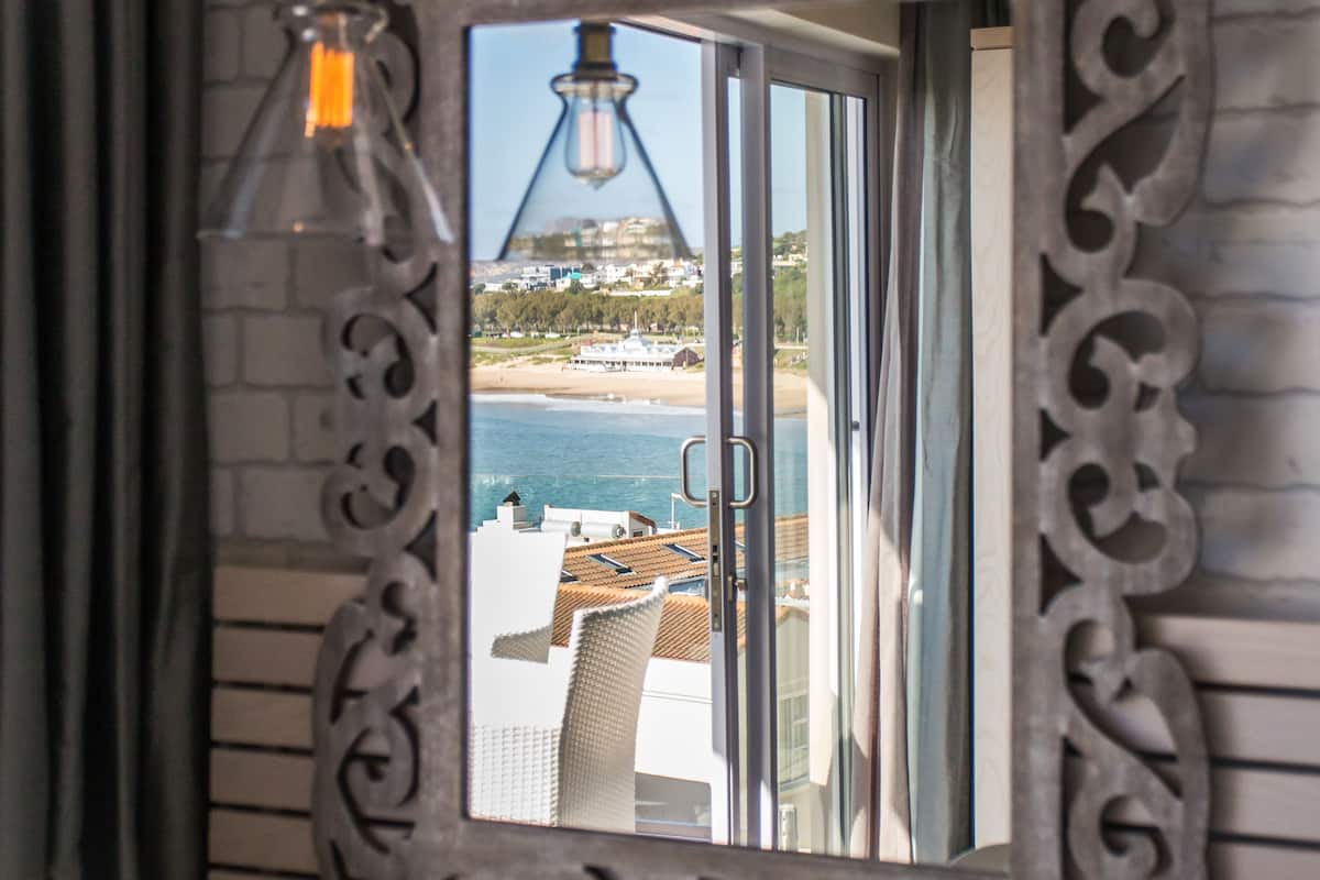 room, 1 king bed, balcony, harbour view | balcony view