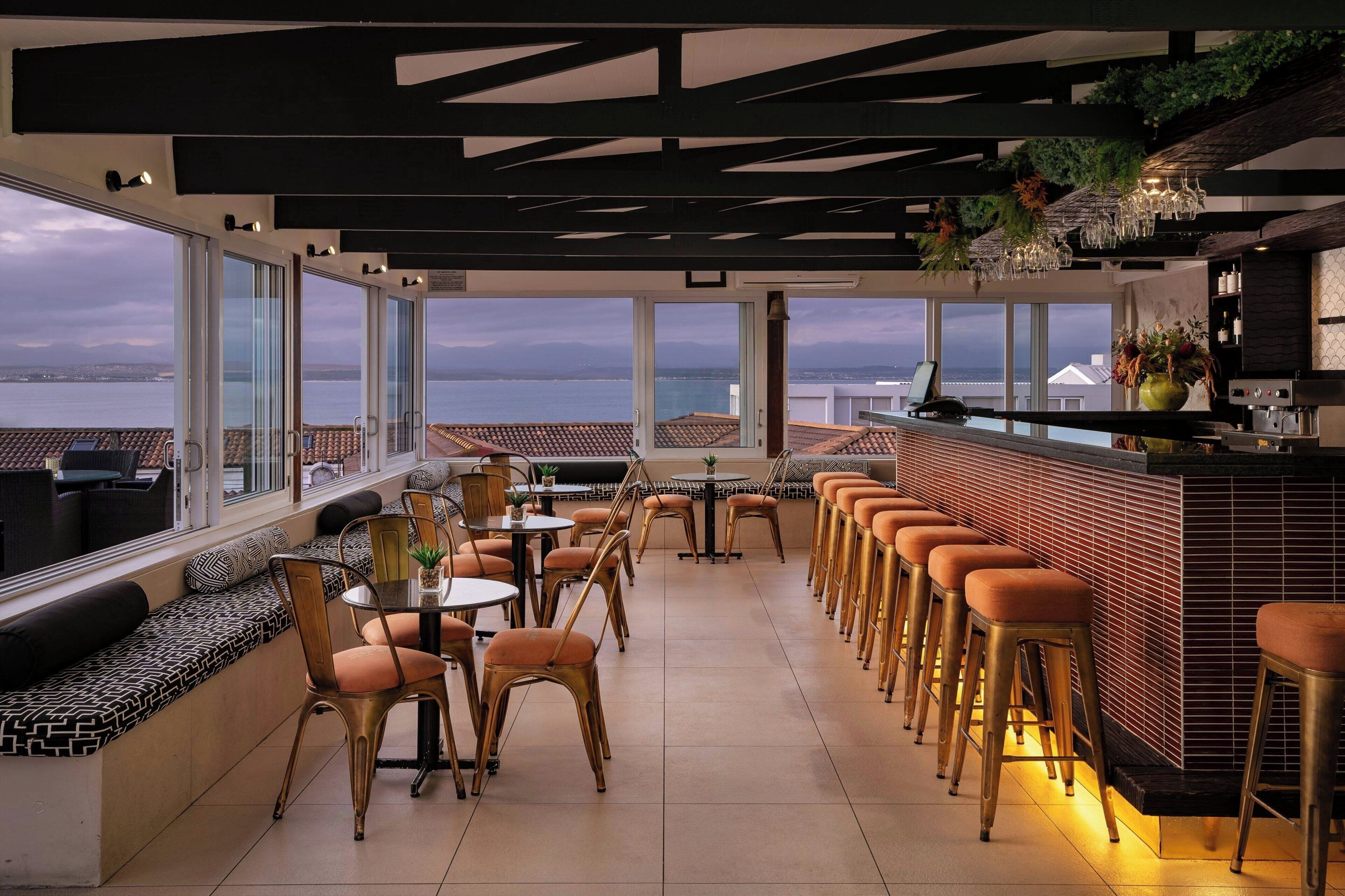 2 bares o lounges, lounge en el lobby 