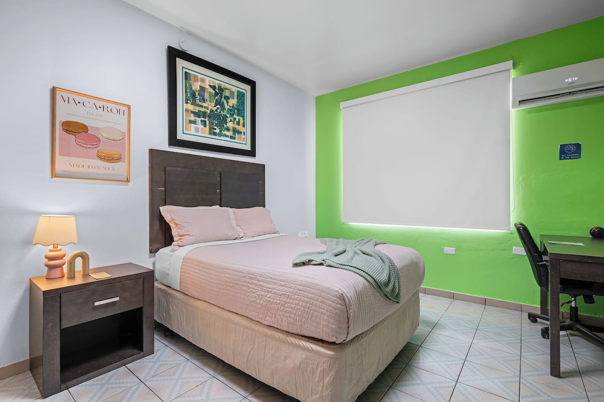 Single Room for 2 people | 셀렉트 컴포트 침대, 책상, 간이 침대, 무료 WiFi