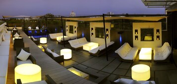 3 restaurants, lunch, dinner served; Indian cuisine