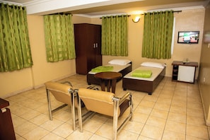 Desk, iron/ironing board, rollaway beds, free WiFi - Stop Over Motels (Lagos)