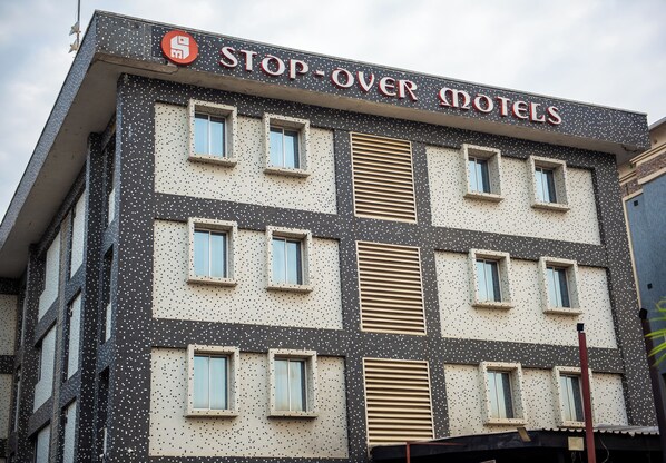 واجهة المنشأة