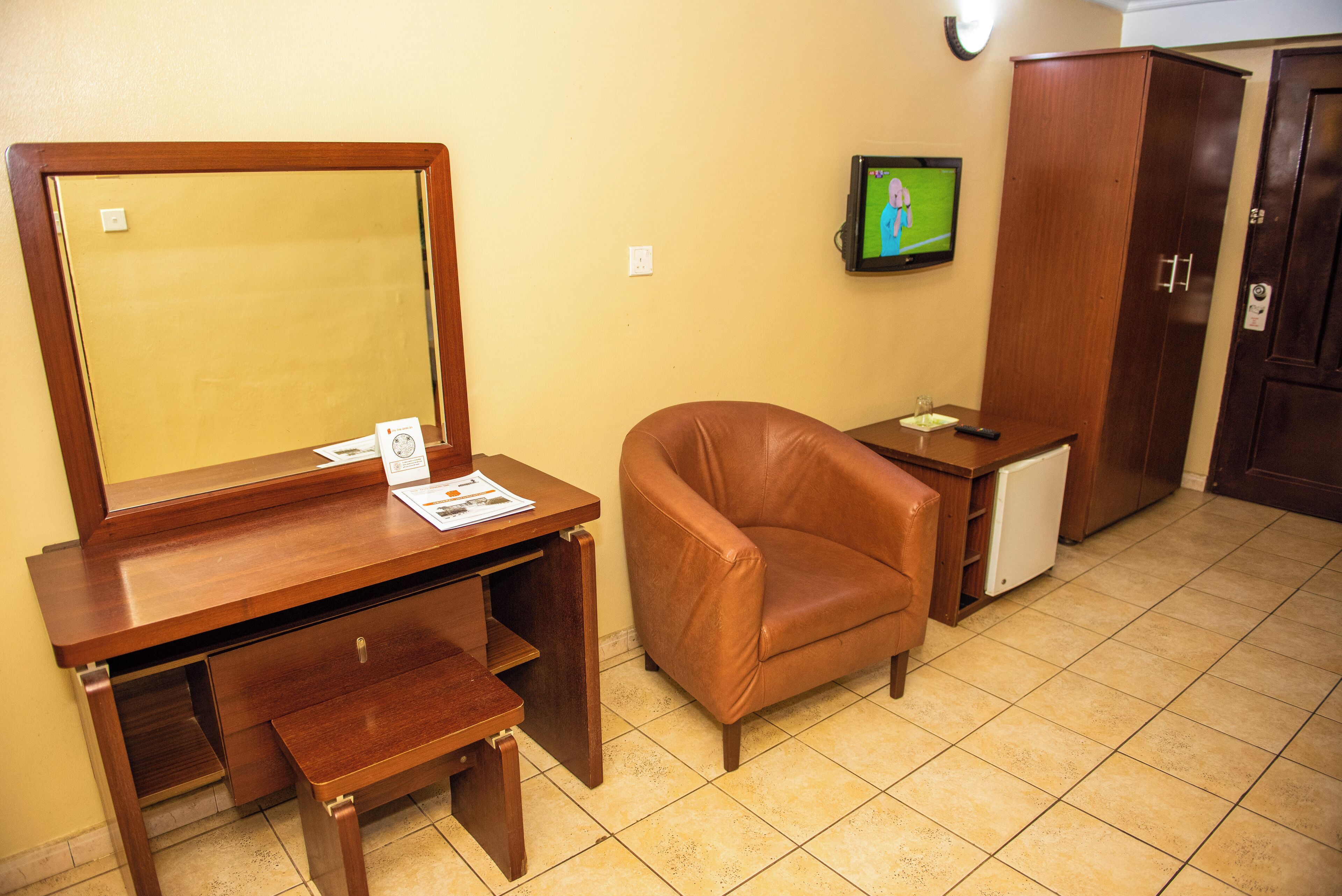 standard double room | desk, iron/ironing board, rollaway beds, free wifi