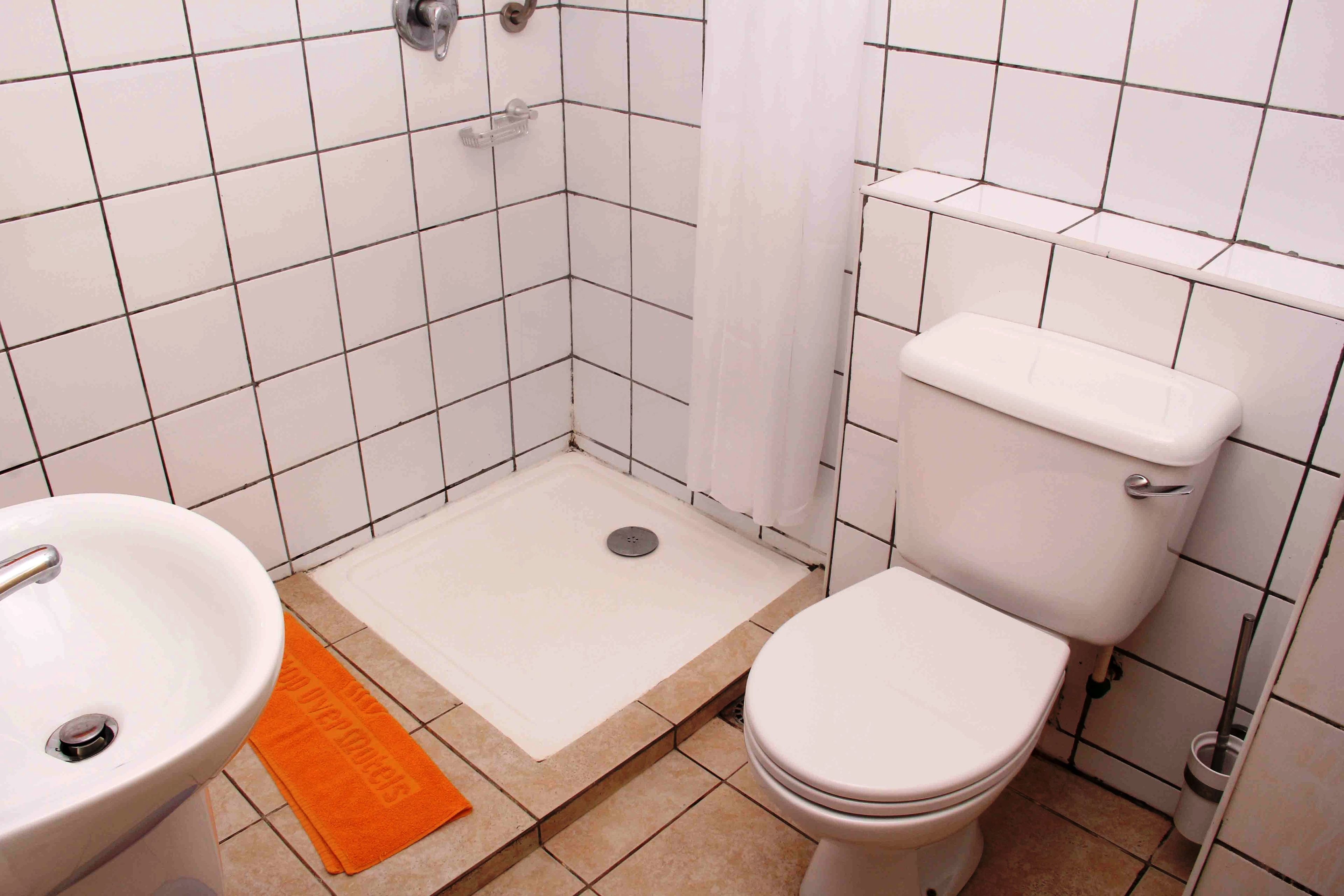 double room | bathroom shower