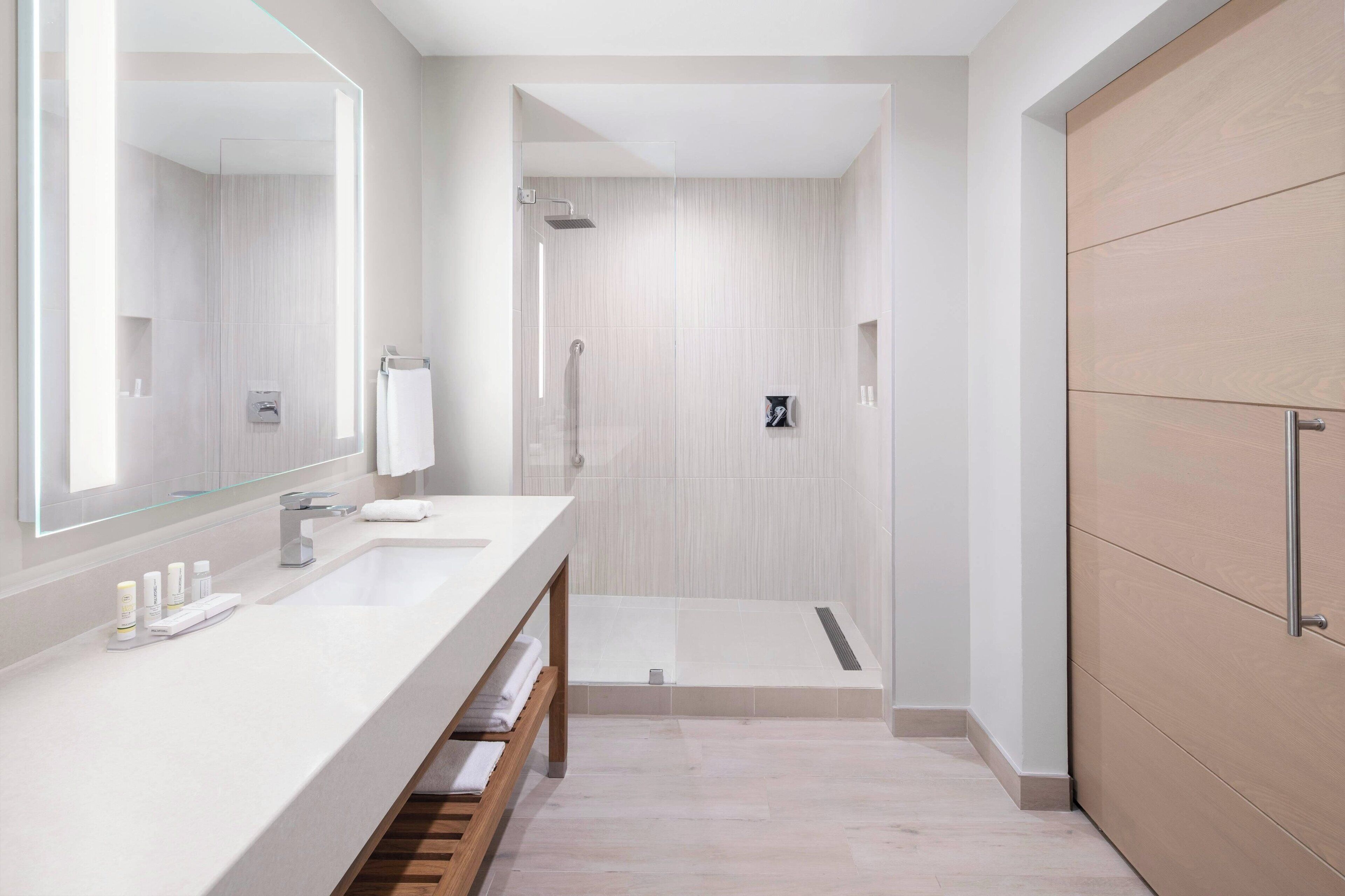 rainfall showerhead, free toiletries, hair dryer, towels