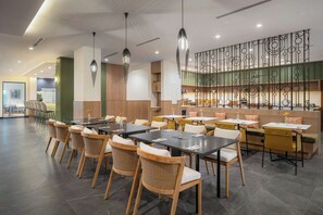 Bar (on property) - Courtyard by Marriott Port Of Spain (Port of Spain)