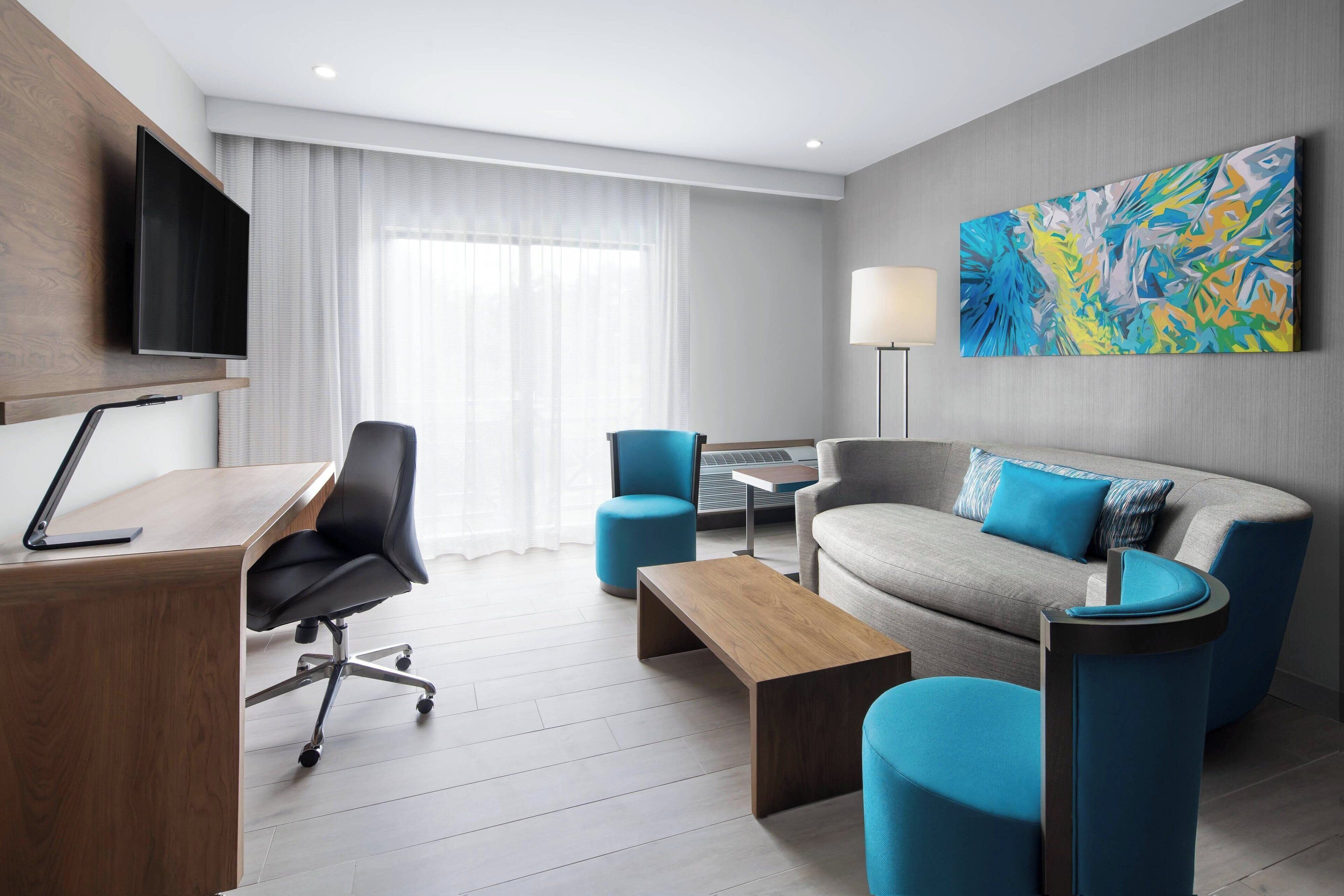 suite, 1 bedroom, non smoking, balcony | 1 bedroom, pillow-top beds, in-room safe, desk