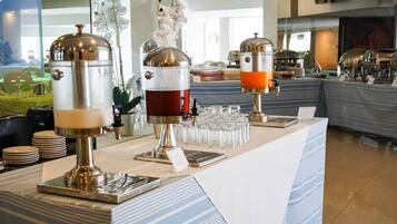 Breakfast, lunch, dinner served; international cuisine