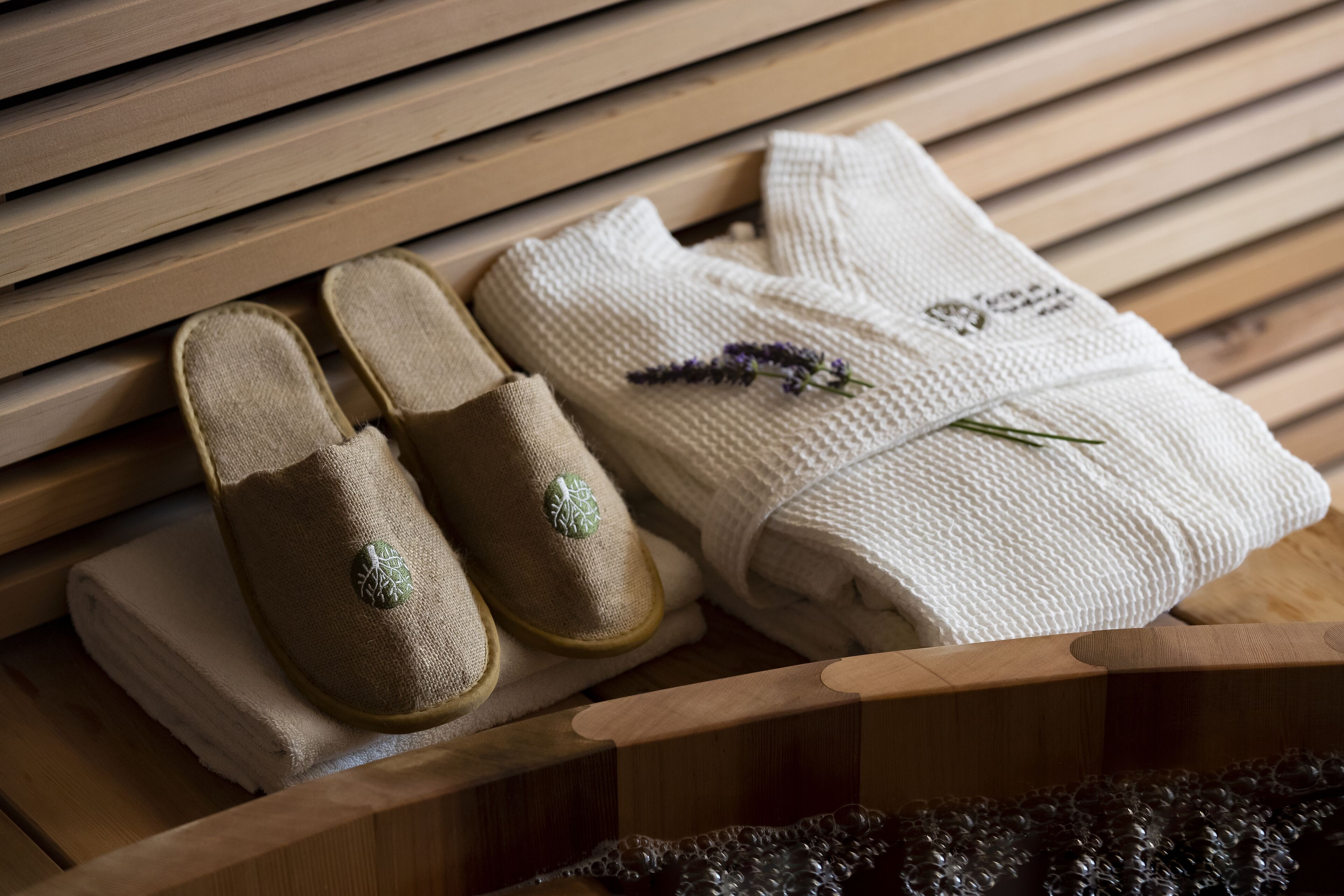 sauna, hot tub, steam room