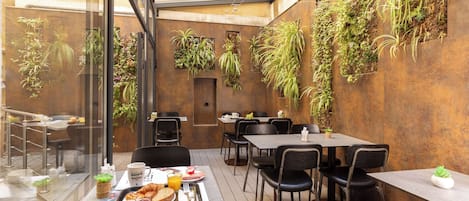 Daily buffet breakfast (EUR 12.9 per person)