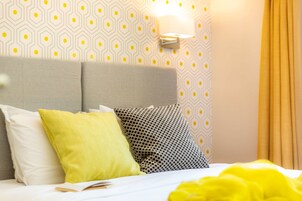 Standard Room, 1 Double Bed | Minibar, desk, blackout drapes, soundproofing