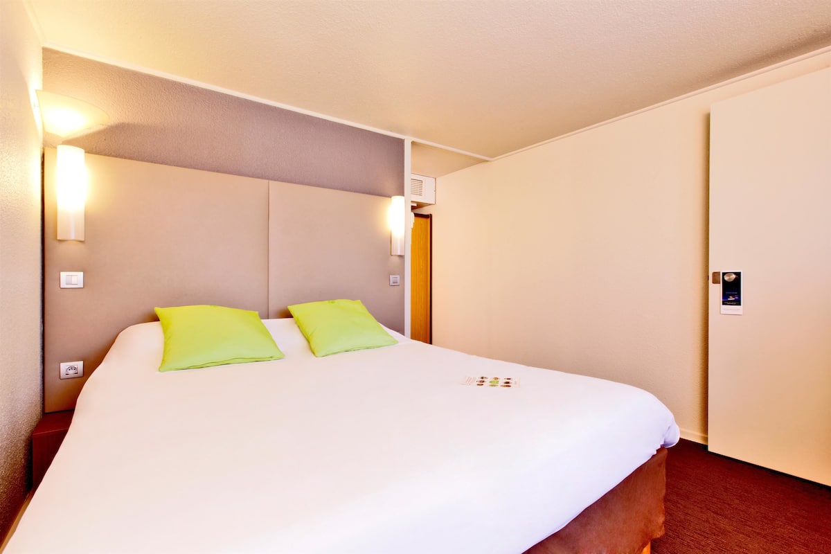 next generation, room, 1 double bed | premium bedding, desk, laptop workspace, blackout curtains