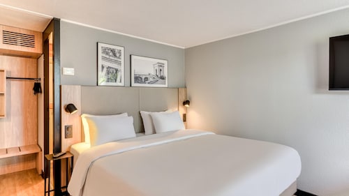 Campanile NATURE - Bordeaux Est Artigues