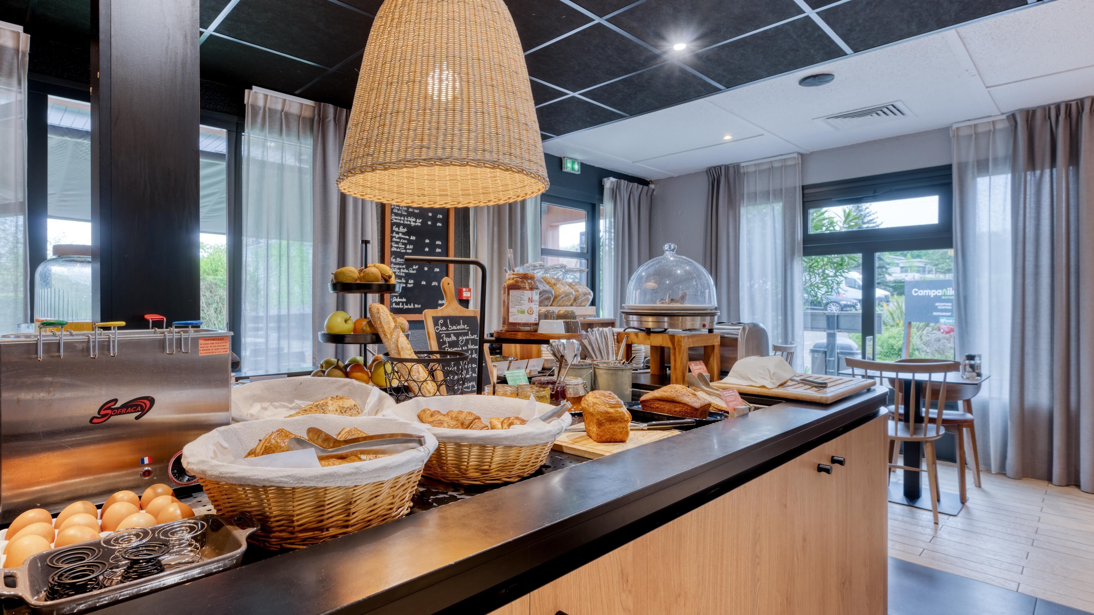 Päivittäinen buffetaamiainen maksusta