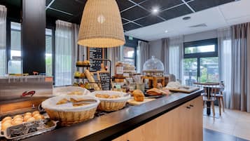 Päivittäinen buffetaamiainen maksusta