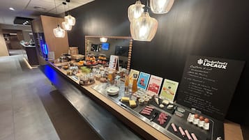 Daily buffet breakfast (EUR 14.50 per person)