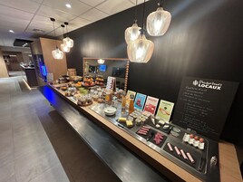 Daily buffet breakfast (EUR 14.50 per person)