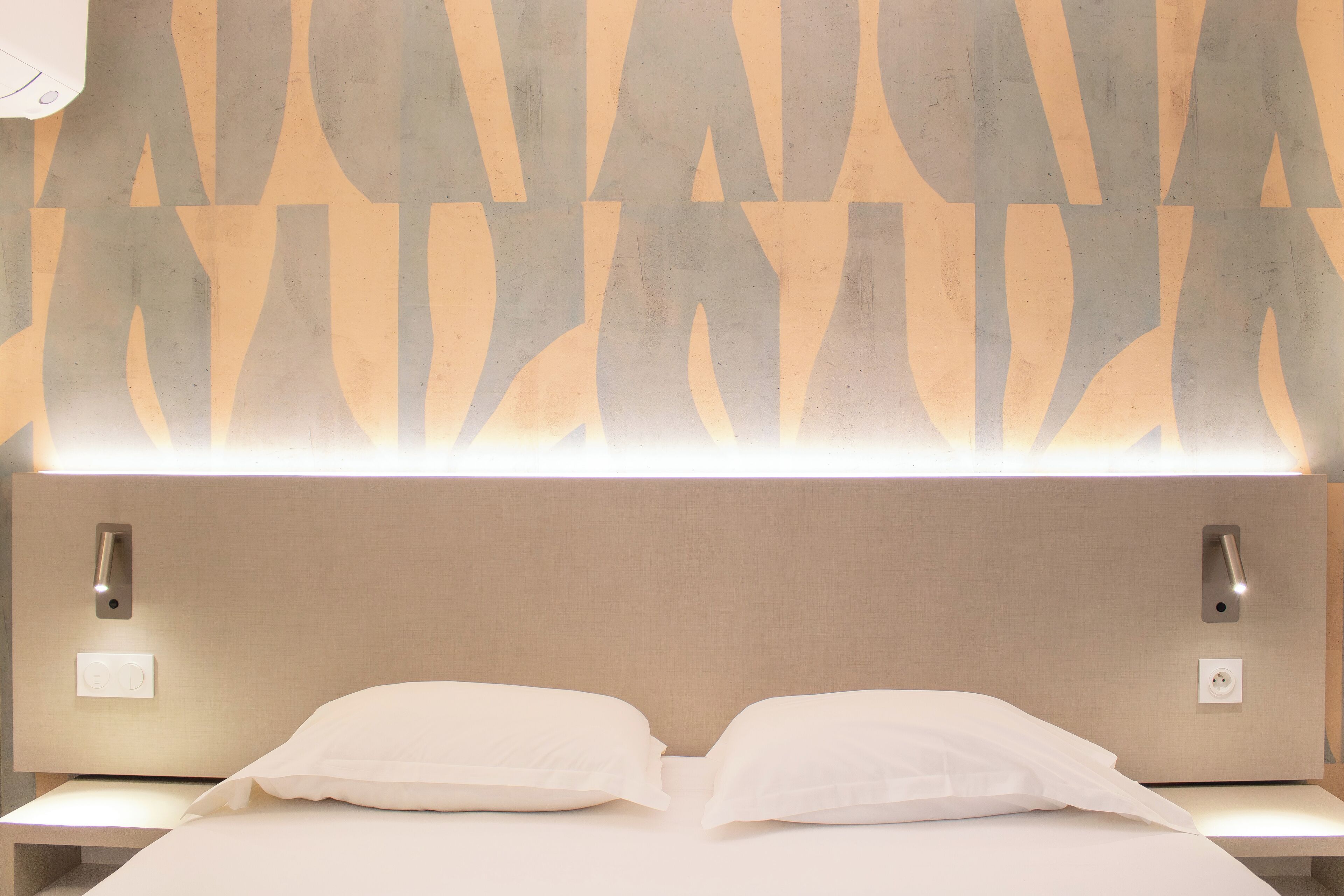 Decoración personalizada, muebles diferentes y escritorio 