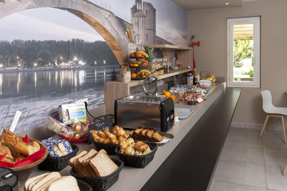 Brit Hotel Avignon Sud