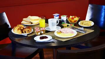 Frühstück, Mittagessen und Abendessen