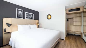 Superior Room, 1 King Bed | Premium bedding, desk, blackout drapes, soundproofing
