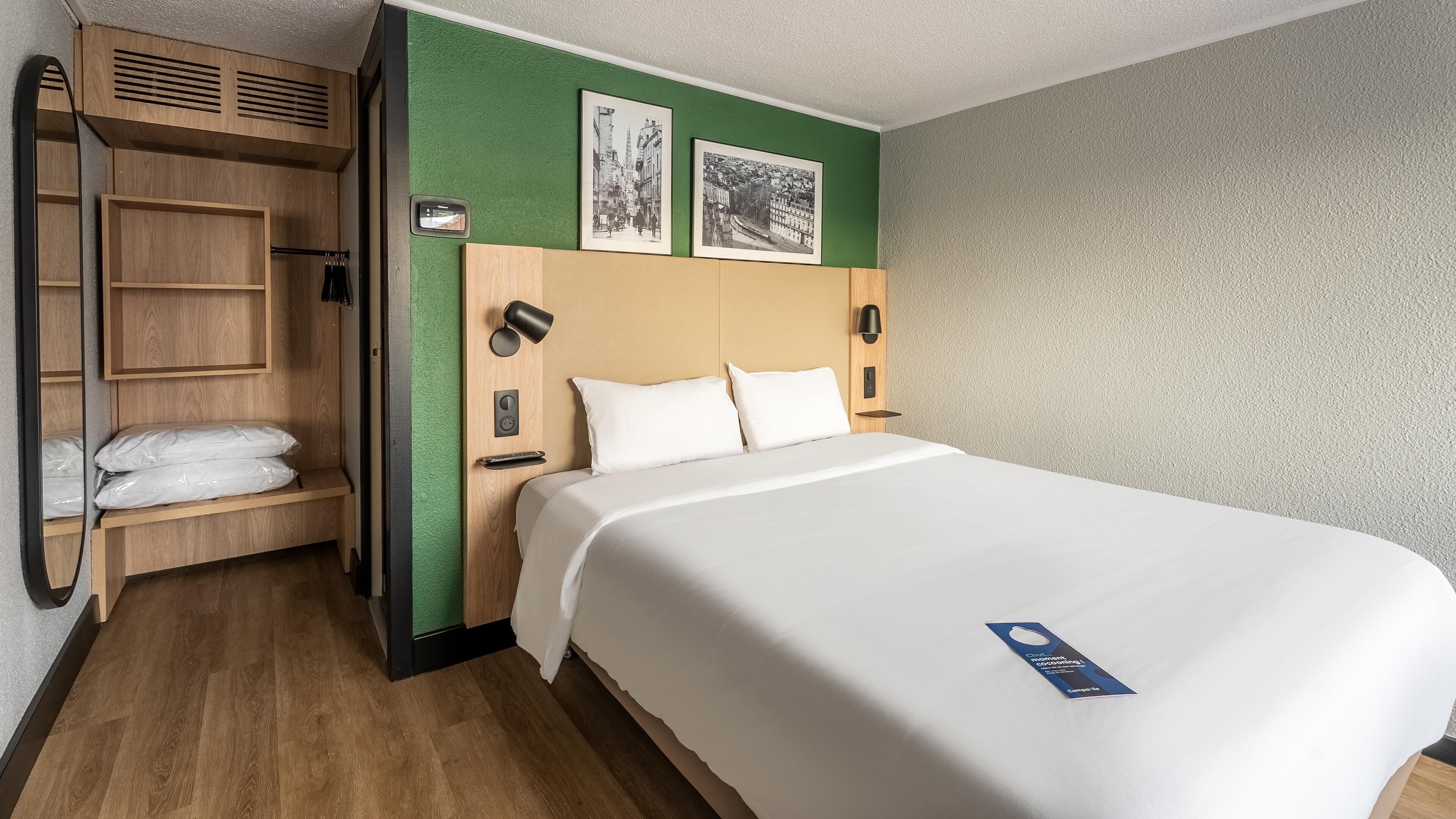 Standardzimmer, 1 Queen-Bett | Hochwertige Bettwaren, Schreibtisch, Verdunkelungsvorhänge